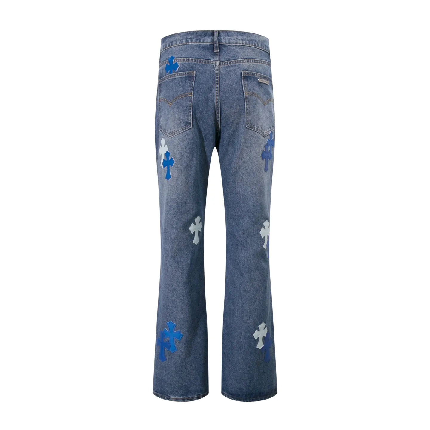 P260 Style No.: H885 Crow Heart & 𝐂𝐡𝐫𝐨𝐦𝐞 𝐇𝐞𝐚𝐫𝐭 ss25 new graffiti letters blue and white cross leather couple style loose washed micro-flared jeans. Styles with different washed textures are very friendly to people with thin legs. The micro-flared version perfectly modifies the leg shape. The timeless and moderate length makes it easy to match and match. It is the basis for various styles and is a must-have in your wardrobe! The fabric is stiff but also makes the upper body soft without losing texture. The washing process is even more perfect. It is a must-have item for everyone! ! ! Washed wheat, hang tag, pants label, three labels complete Color: blue Size: 28-30-32-34-36